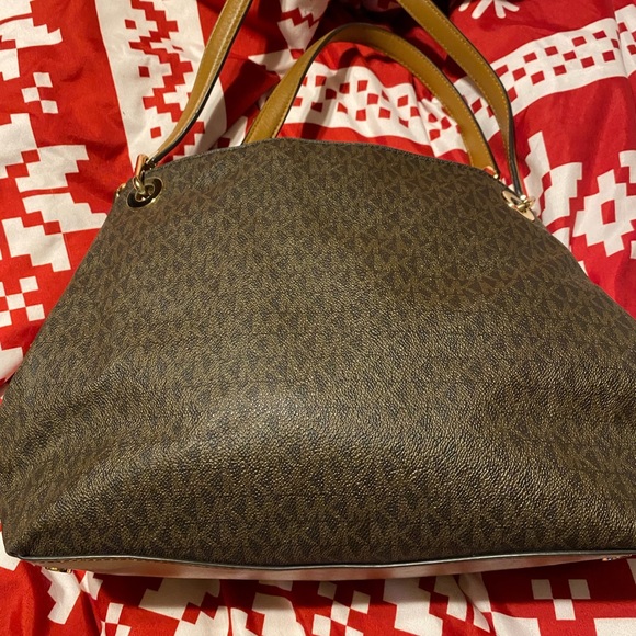 Michael Kors purse, only used a handful of time has been in storage. - Picture 4 of 8